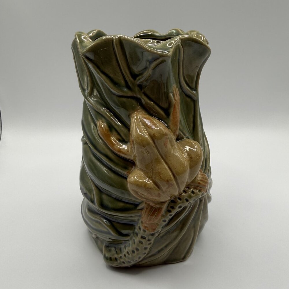 Vintage Climbing Frog on Lilypad Small Ceramic Vase